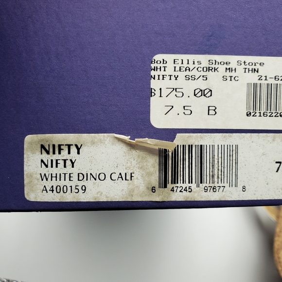 Stuart Weitzman White Thong Sandals 7.5 - Picture 12 of 12